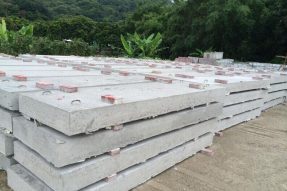 鋼筋混凝土蓋板模具澆筑水泥蓋板時應(yīng)使用哪種級別的鋼筋？
